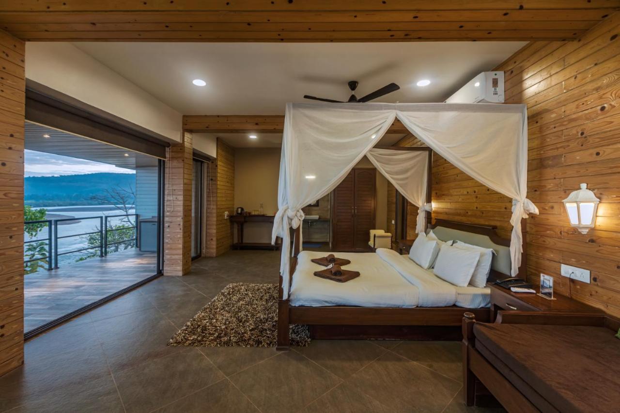 Saffronstays Athaang, Dapoli Anjarle Bagian luar foto