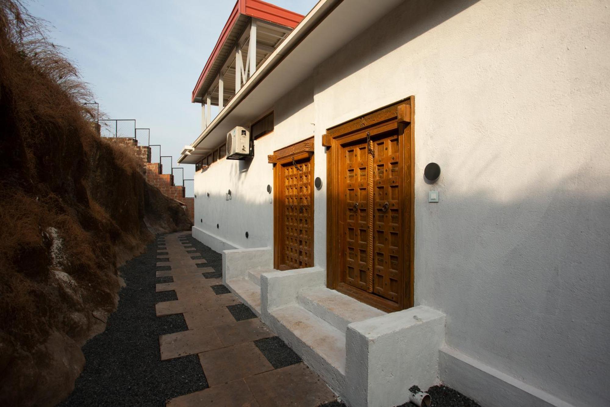 Saffronstays Athaang, Dapoli Anjarle Bagian luar foto