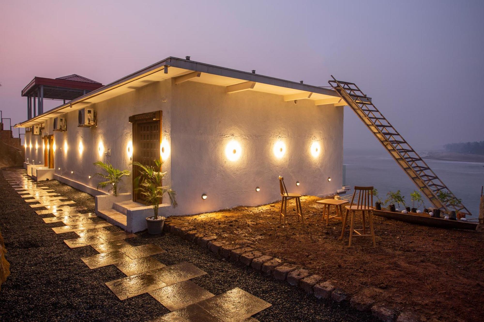 Saffronstays Athaang, Dapoli Anjarle Bagian luar foto