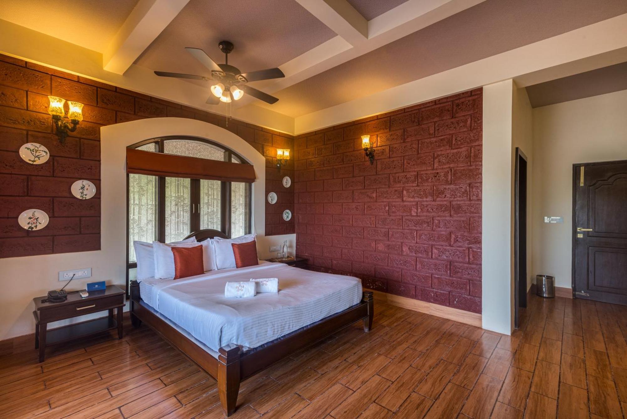 Saffronstays Athaang, Dapoli Anjarle Bagian luar foto